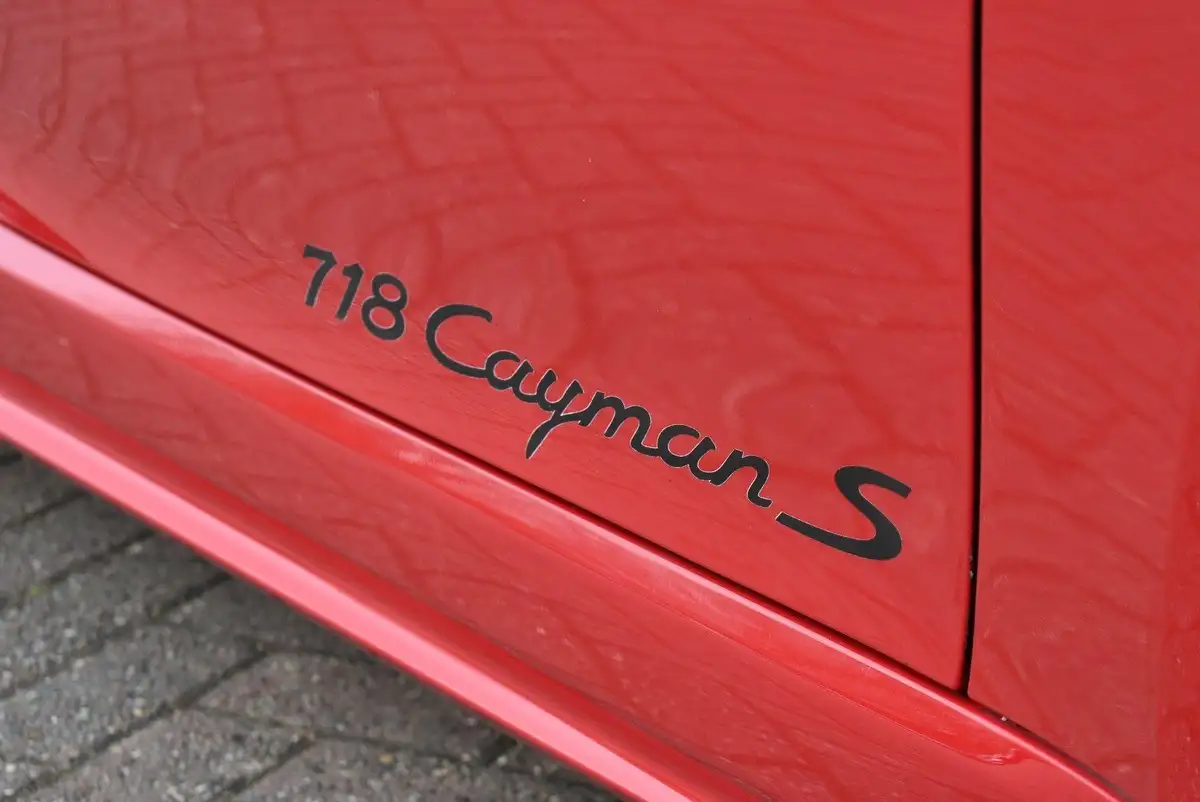 2016-porsche-cayman-718-25-s-pdk-big-25