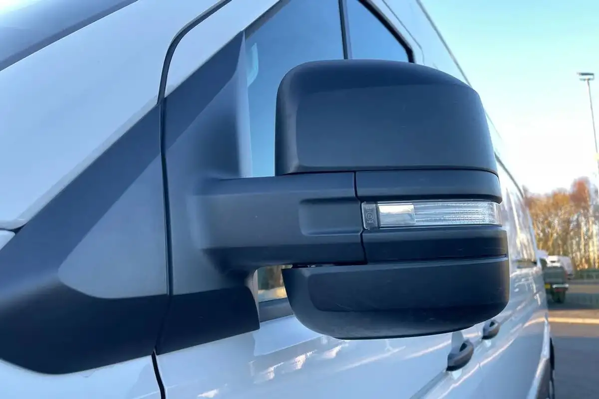 2024-volkswagen-crafter-20tdi-cr35-lwb-commerce-plus-140pseu6d-big-26