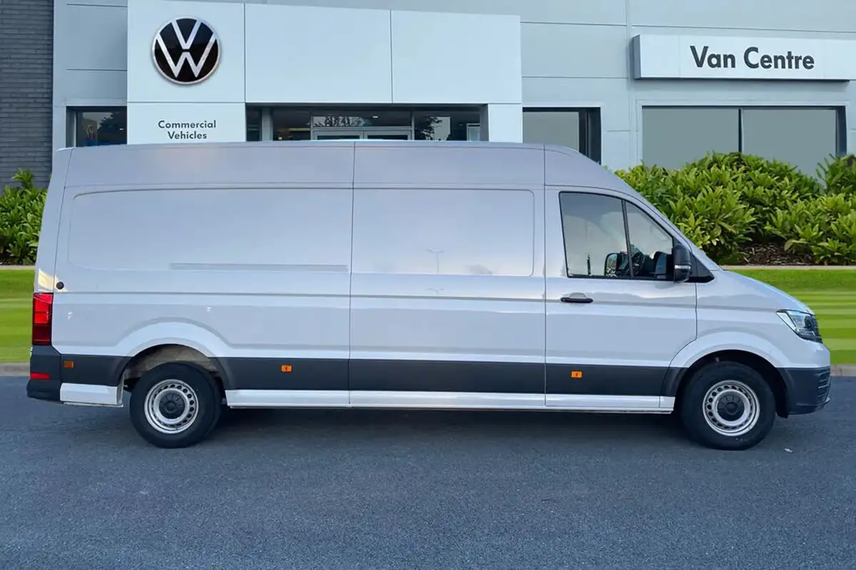 2024-volkswagen-crafter-20tdi-cr35-lwb-commerce-plus-140pseu6d-big-2