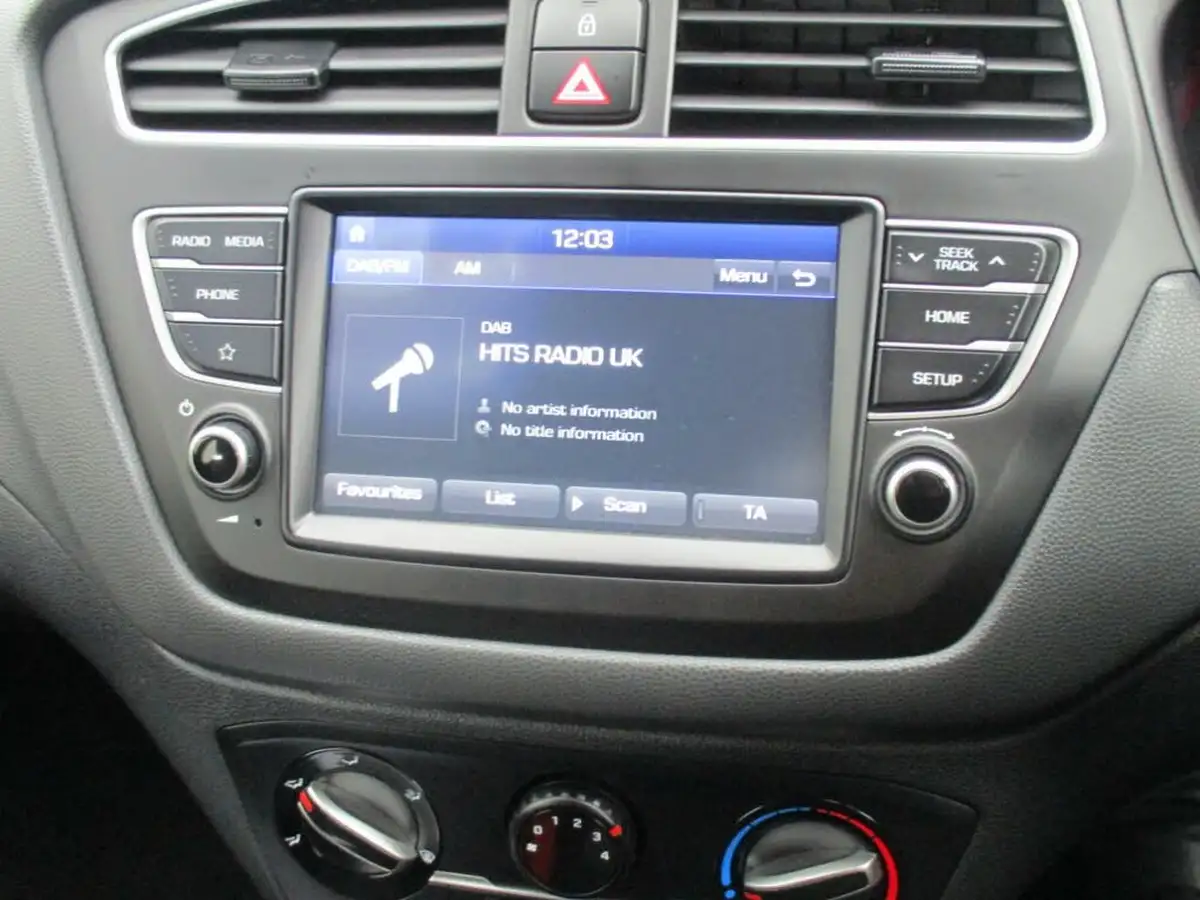 2019-hyundai-i20-12-s-connect-big-12
