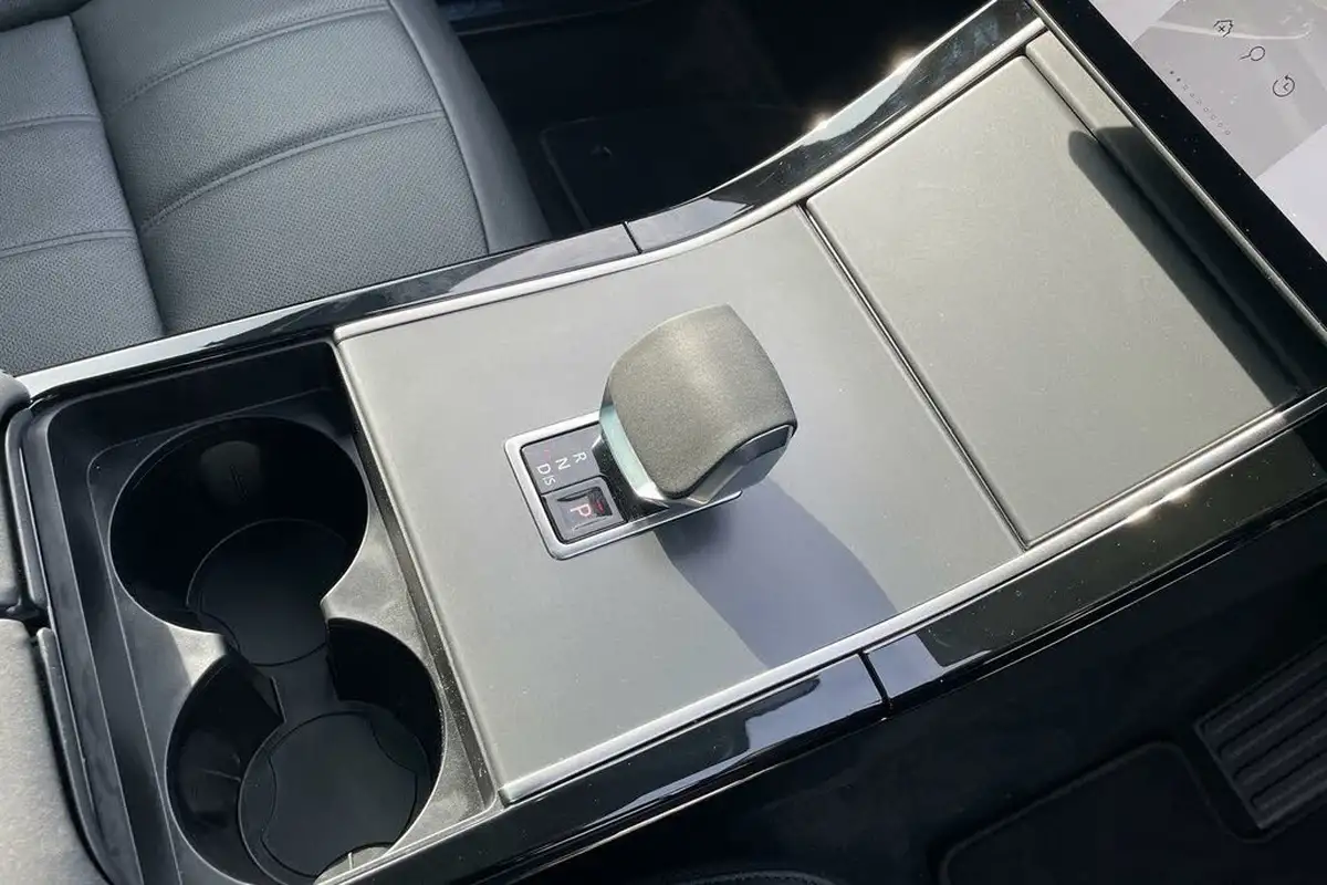 2024-land-rover-range-rover-evoque-15-p270e-dynamic-se-big-18