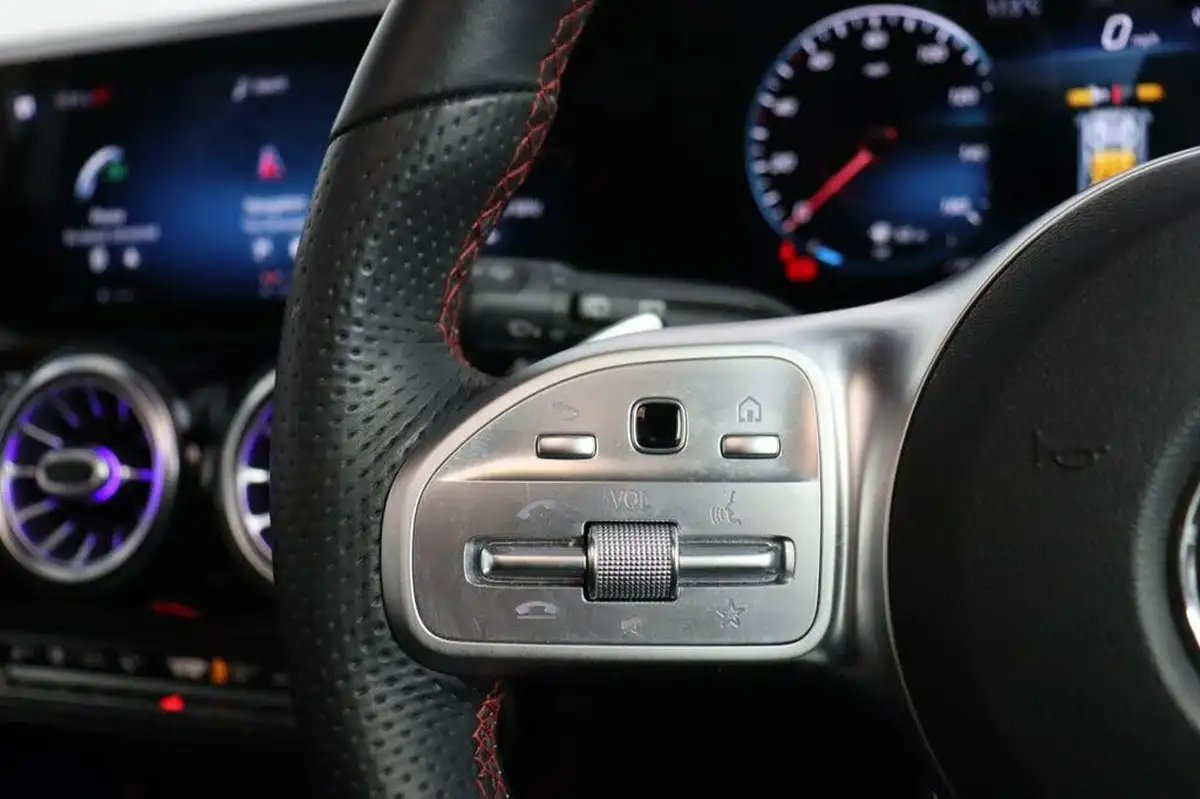 2021-mercedes-benz-glb-class-13-glb-200-amg-line-premium-plus-driving-assistance-big-17