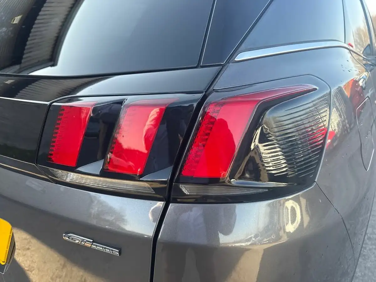 2018-peugeot-3008-suv-12-puretech-gt-line-big-24