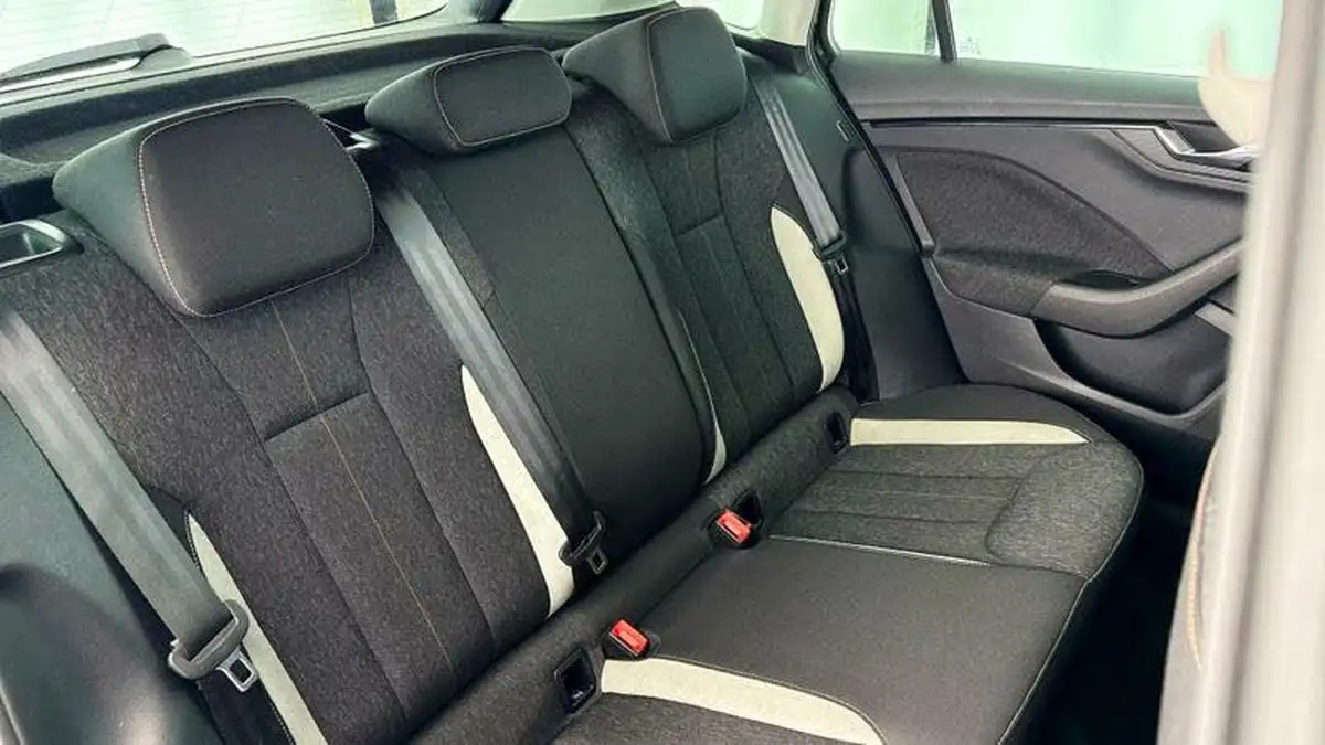 2021-skoda-kamiq-10-tsi-se-l-109ps-big-14