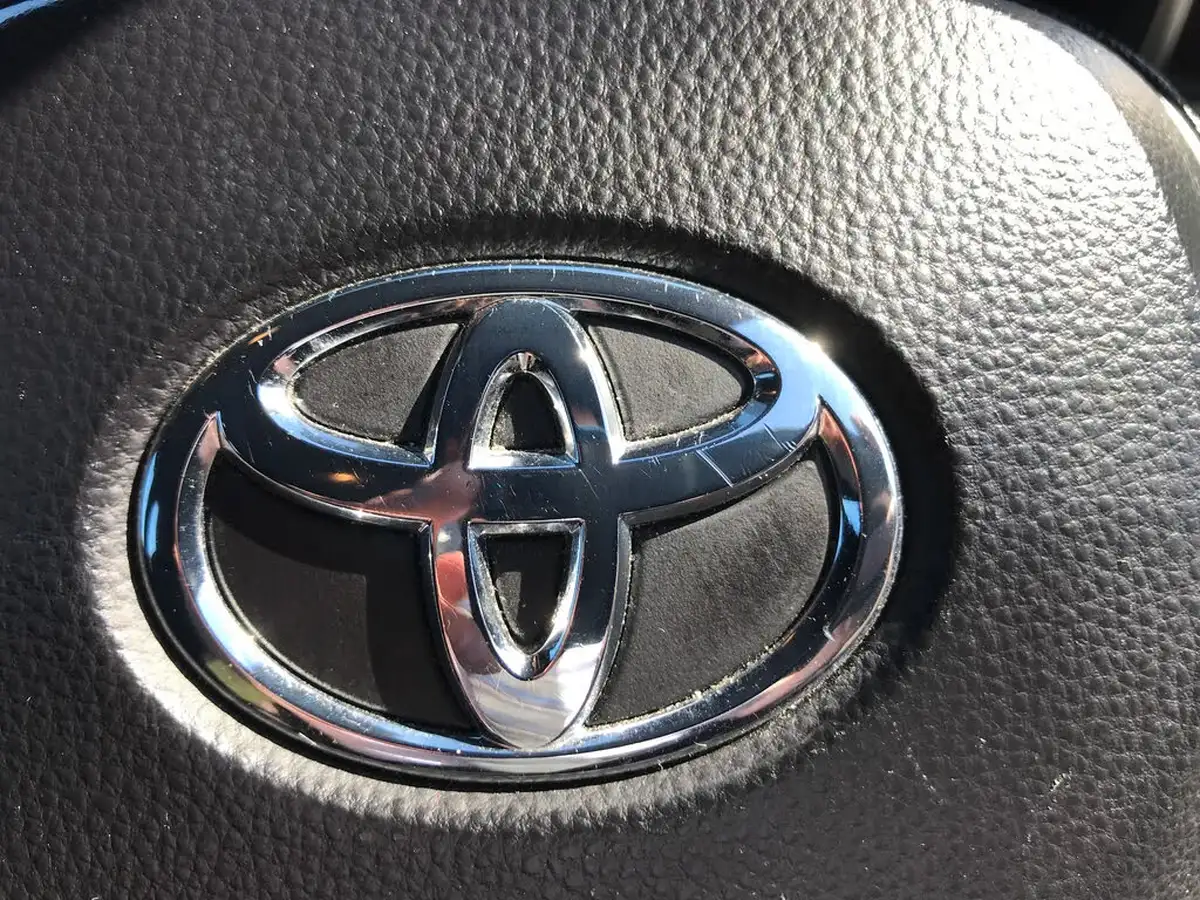 2020-toyota-corolla-18-vvt-i-icon-tech-spare-wheel-hatchback-5d-big-24