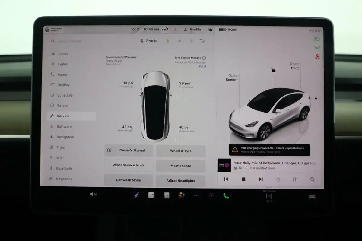 2022-tesla-model-y-e-long-range-big-35