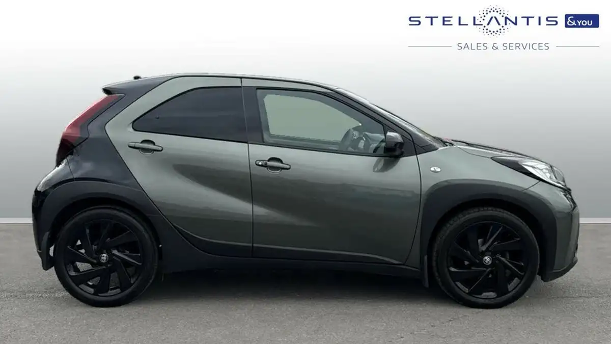 2023-toyota-aygo-x-10-vvt-i-exclusive-big-1