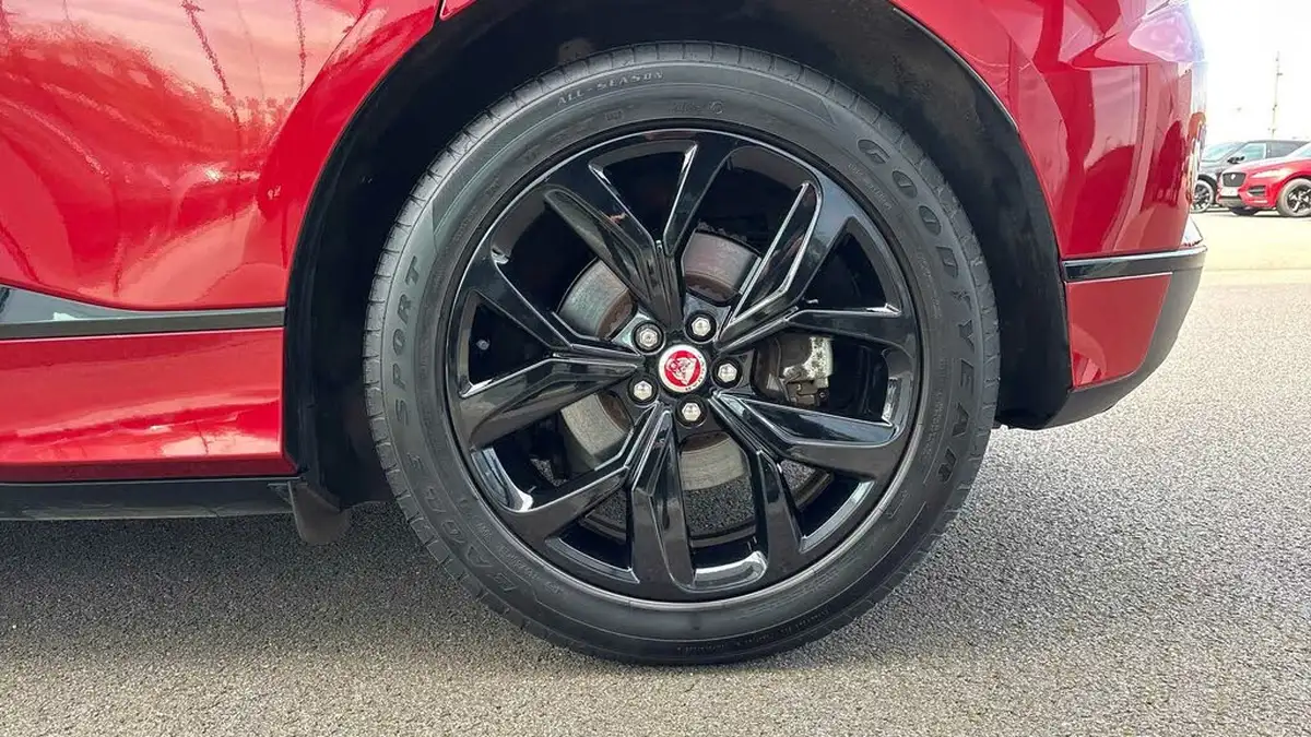 2023-jaguar-i-pace-ev400-hse-black-big-24
