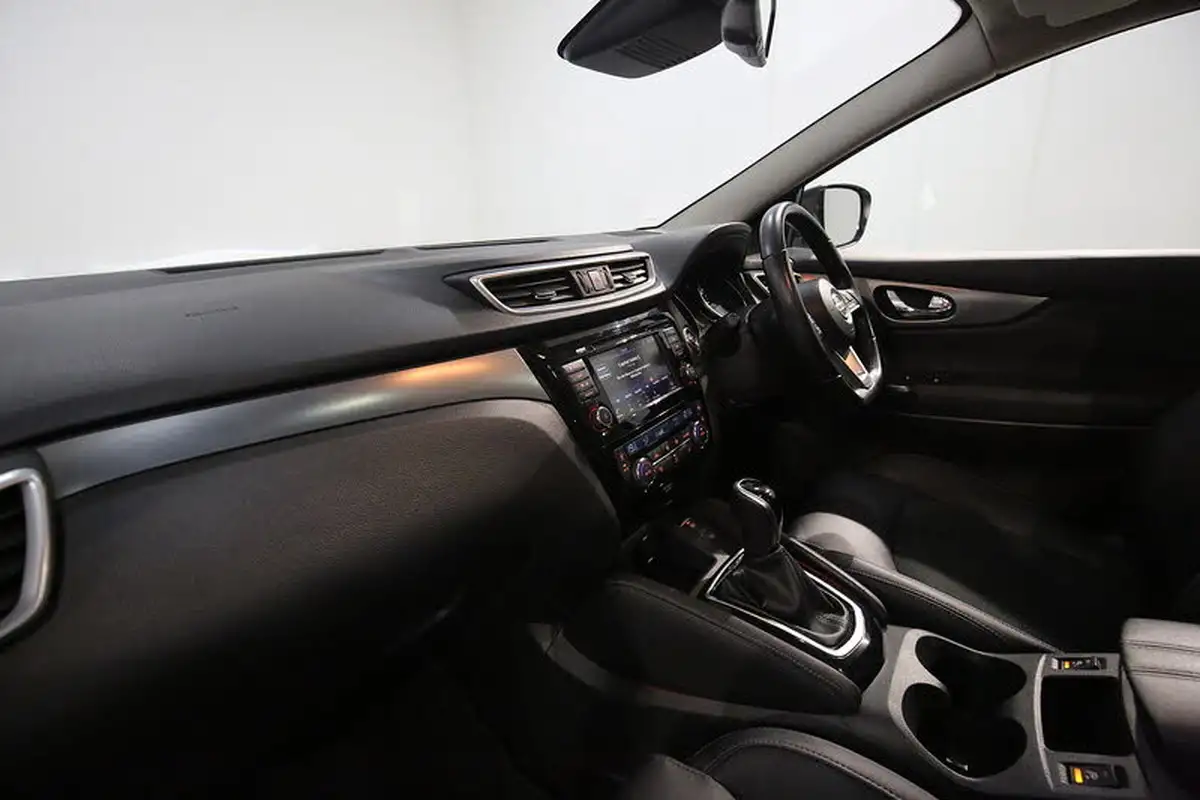 2019-nissan-qashqai-13-dig-t-tekna-160ps-dct-big-19