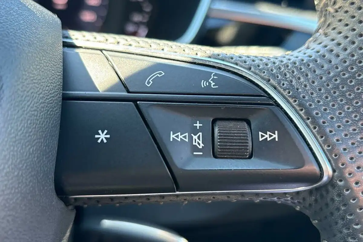 2019-audi-q3-15-35-tfsi-s-line-cod-station-wagon-1498cc-tronic-big-36