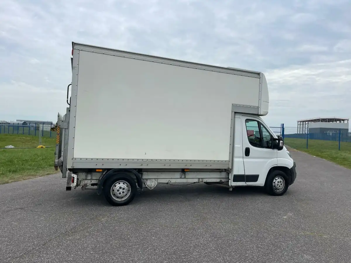 2015-citroen-relay-22td-35-l3-130-luton-big-74