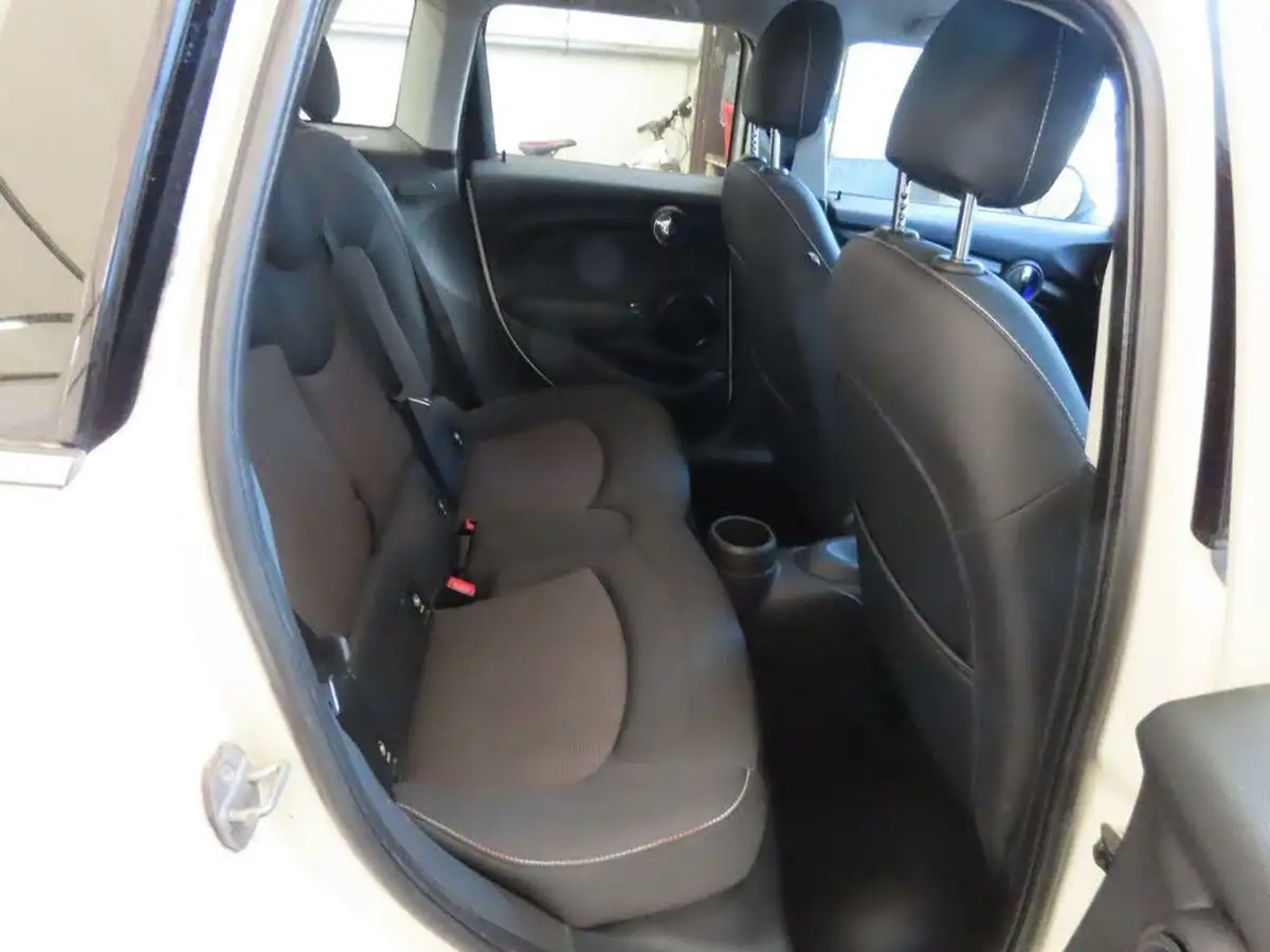 2014-mini-cooper-12-one-ss-5d-big-7