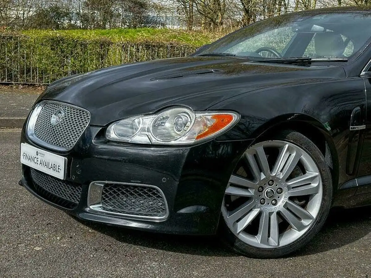2010-jaguar-xf-50-xfr-big-5