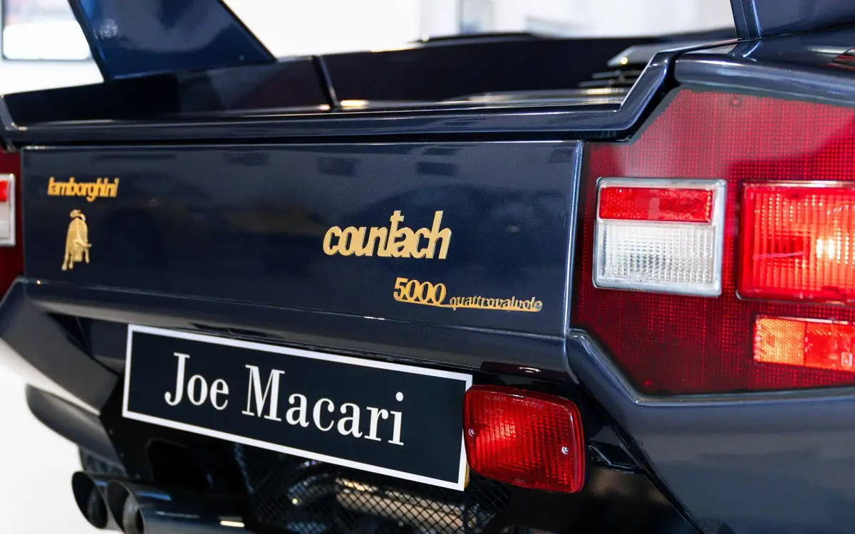 1988-lamborghini-countach-52-quattrovalve-big-9