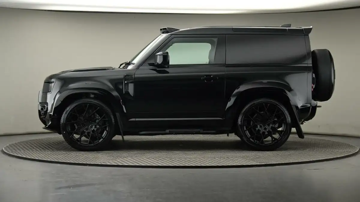 2024-land-rover-90-defender-30-d300-hard-top-x-dynamic-hse-90-big-3