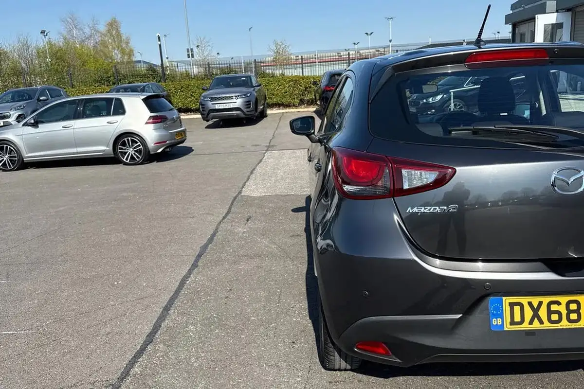 2019-mazda-mazda2-15-se-l-nav-big-32