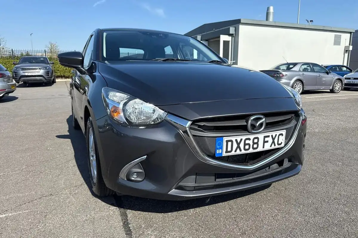 2019-mazda-mazda2-15-se-l-nav-big-8
