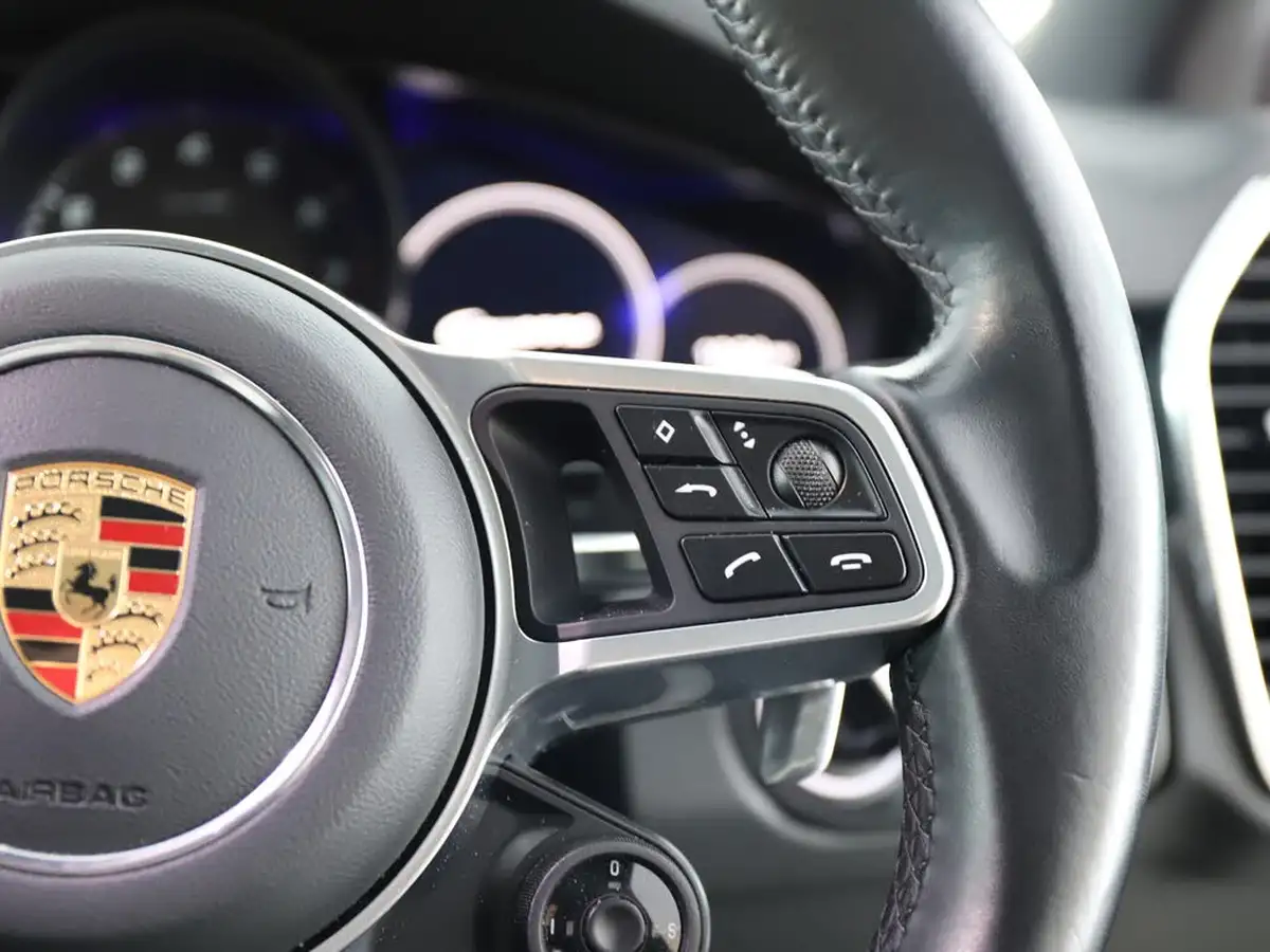 2020-porsche-cayenne-30-v6-coupe-big-11