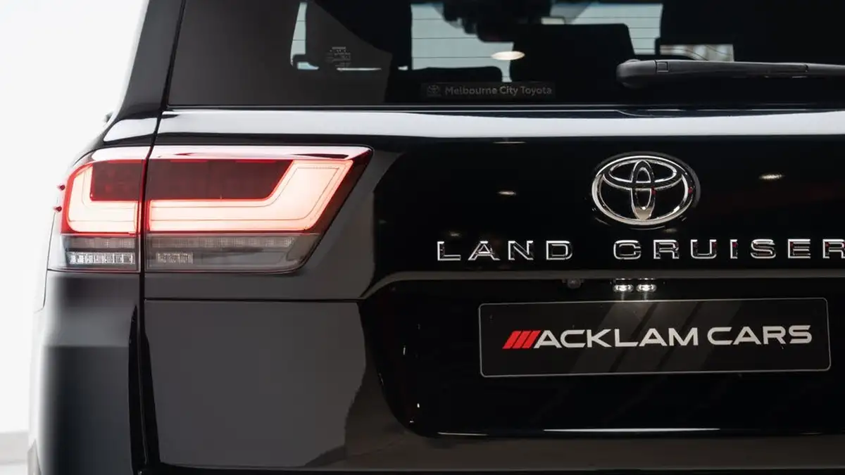 2024-toyota-land-cruiser-big-12