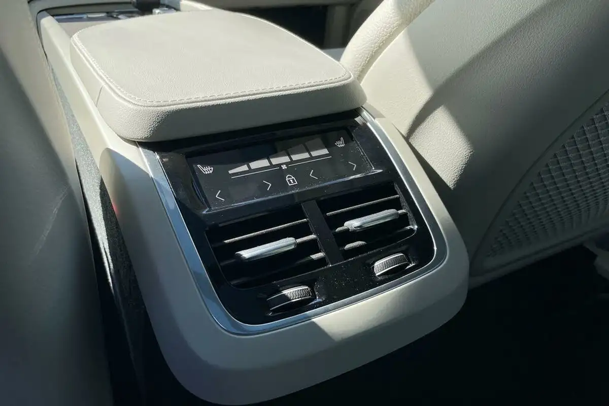2023-volvo-xc90-20td-b5-plus-big-32