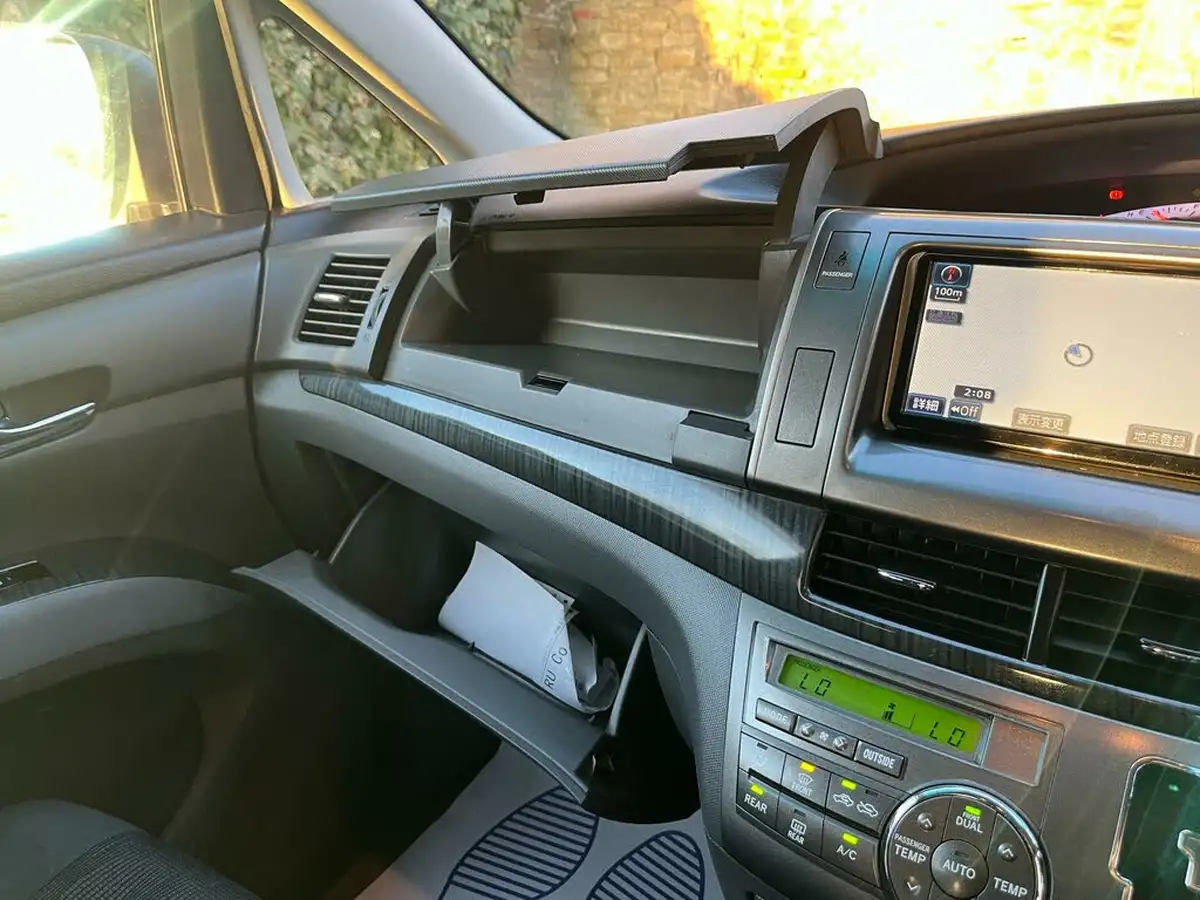 2008-toyota-estima-24-aeras-vvti-big-36