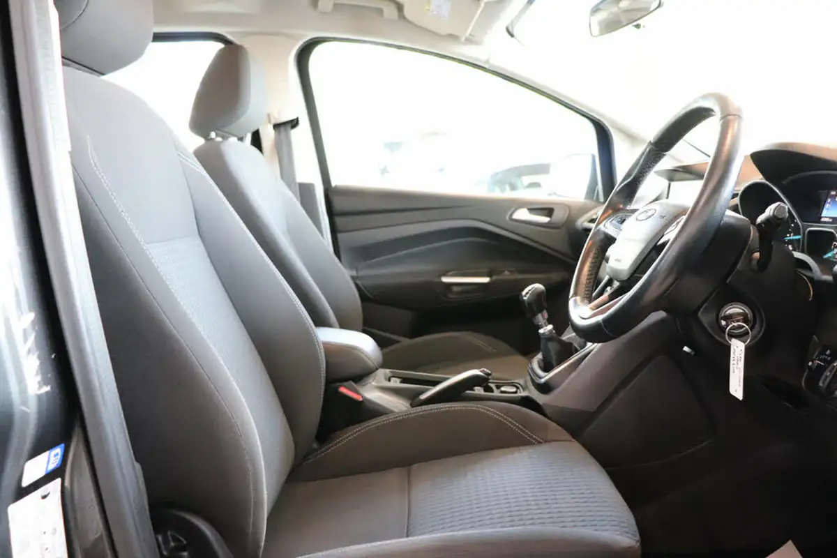 2017-ford-grand-c-max-15tdci-zetec-1498cc-big-16