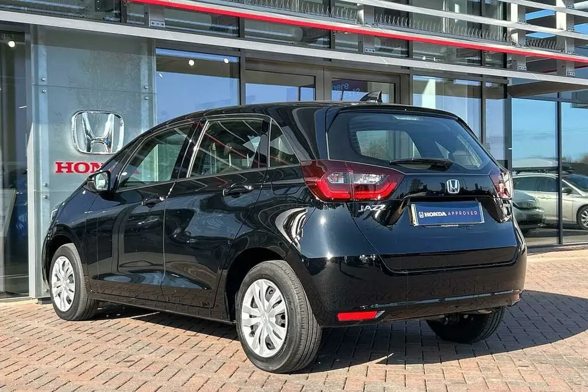 2021-honda-jazz-15-i-mmd-se-109ps-big-2