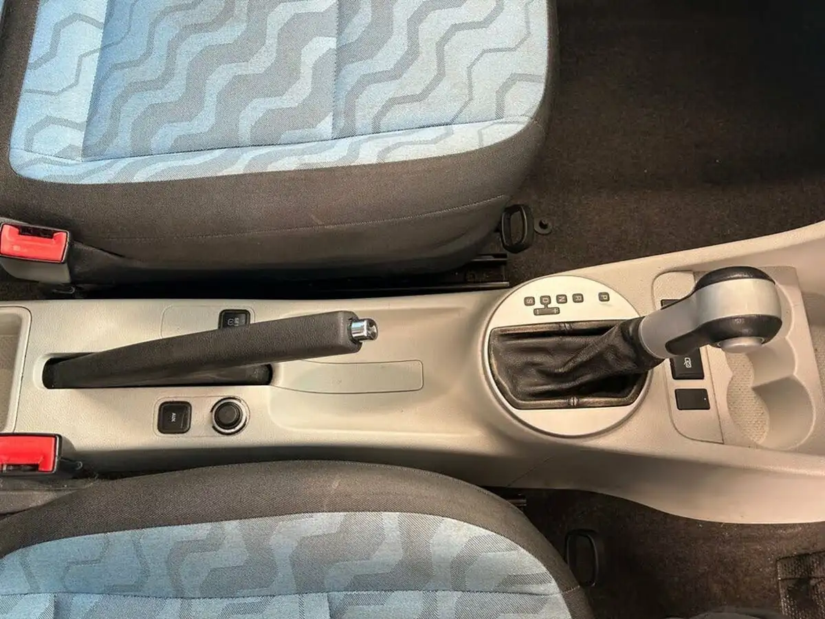 2007-skoda-roomster-16-2-auto-big-37