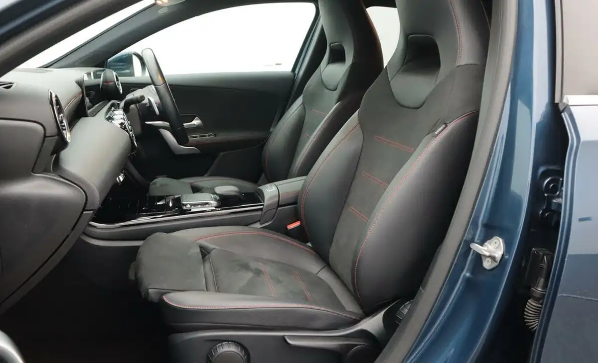 2021-mercedes-benz-a-class-13-a250e-amg-line-executive-hatchback-5d-big-14
