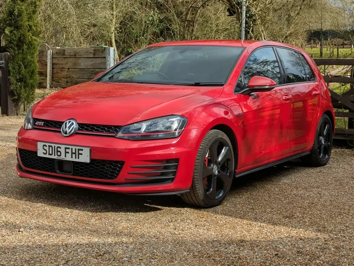 2016-volkswagen-golf-20-tsi-gti-230ps-performance-pk-hatchback-5d-big-5