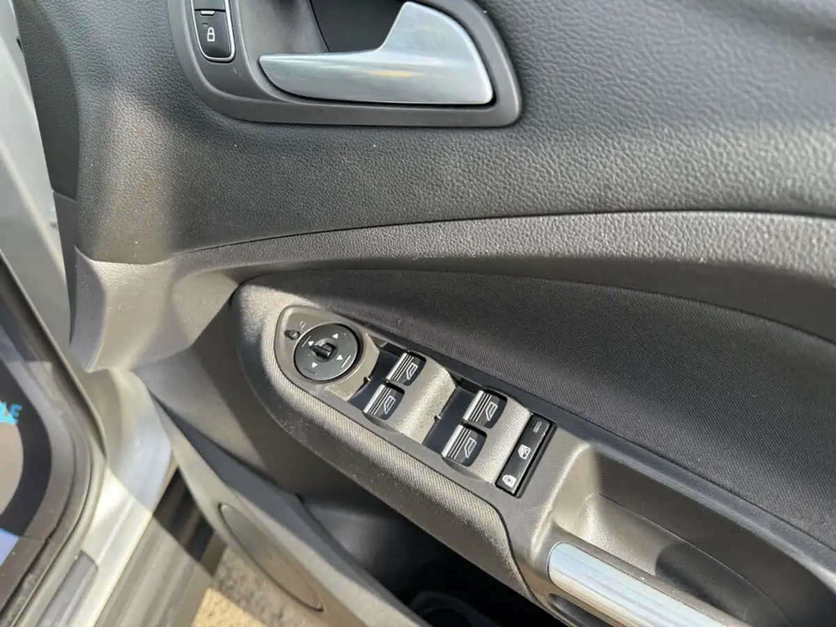 2018-ford-c-max-10t-titanium-125ps-big-13