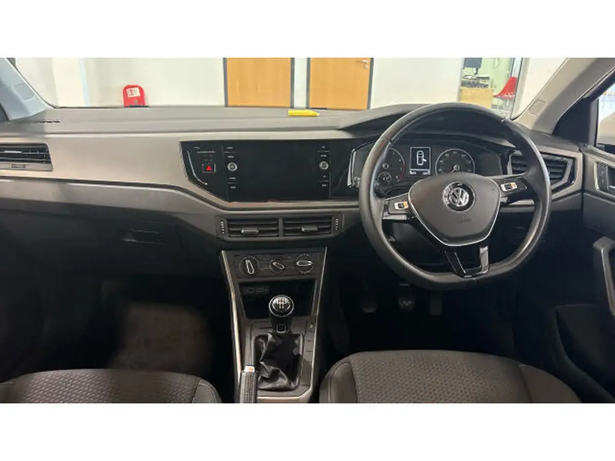 2018-volkswagen-polo-10-tsi-se-big-9