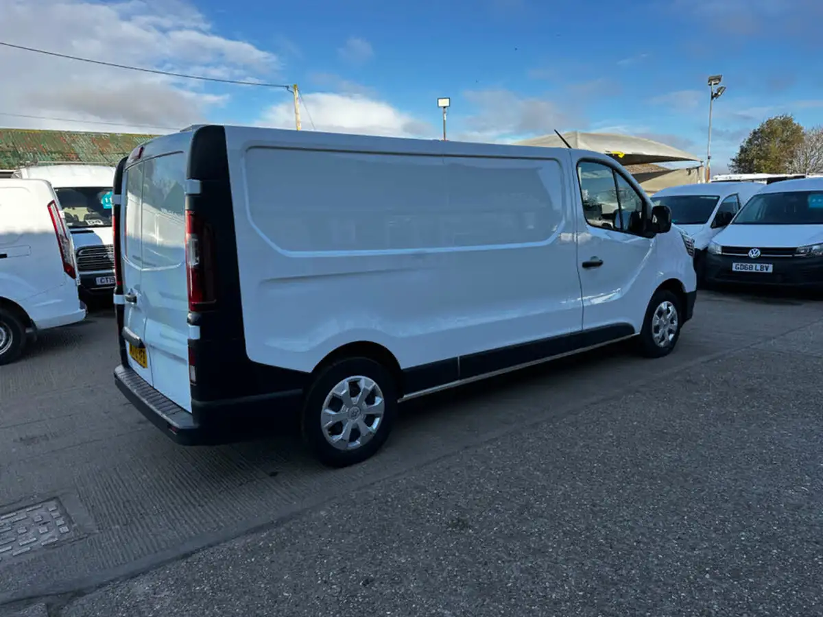2022-renault-trafic-20dci-ll30-130-business-panel-big-6