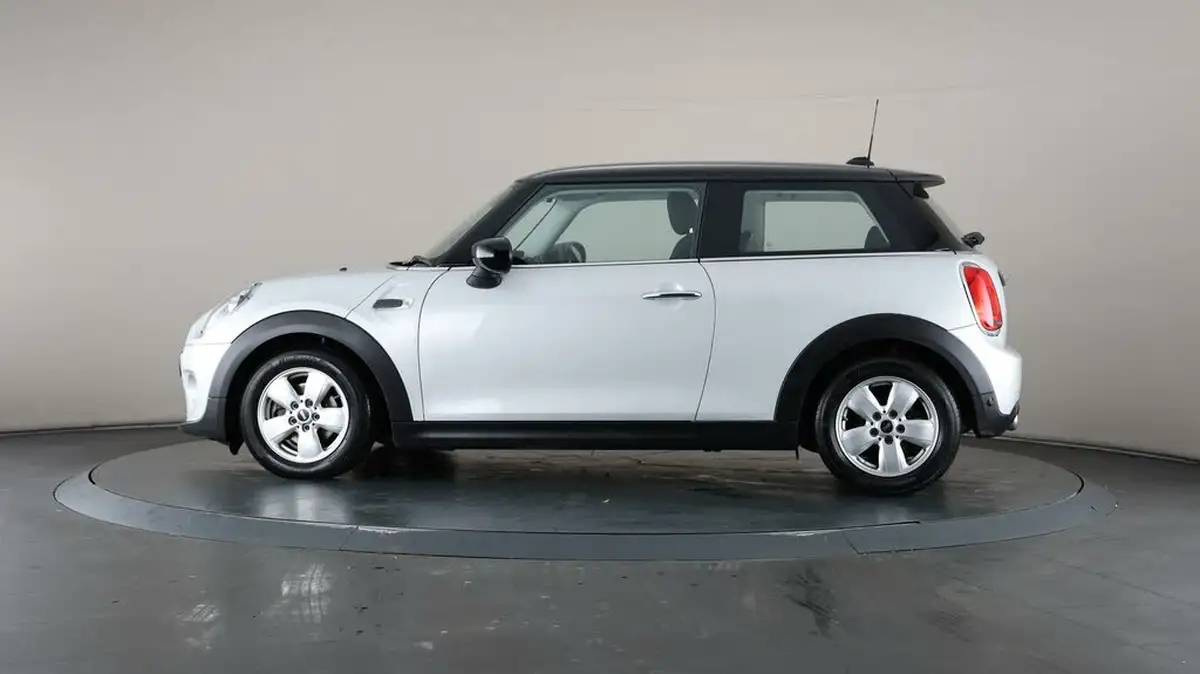2019-mini-cooper-15-cooper-classic-hatchback-3d-auto-big-28