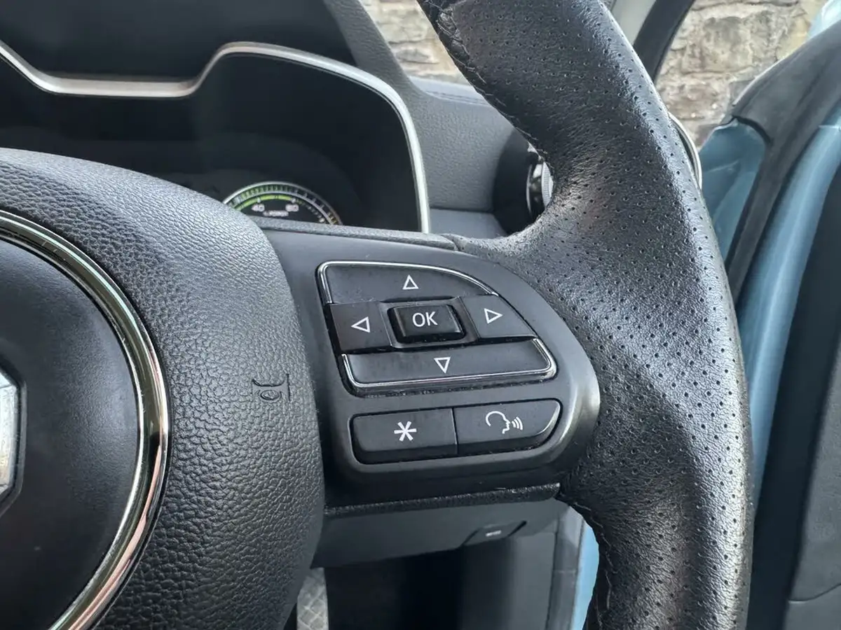 2021-mg-zs-suv-e-exclusive-ev-big-26