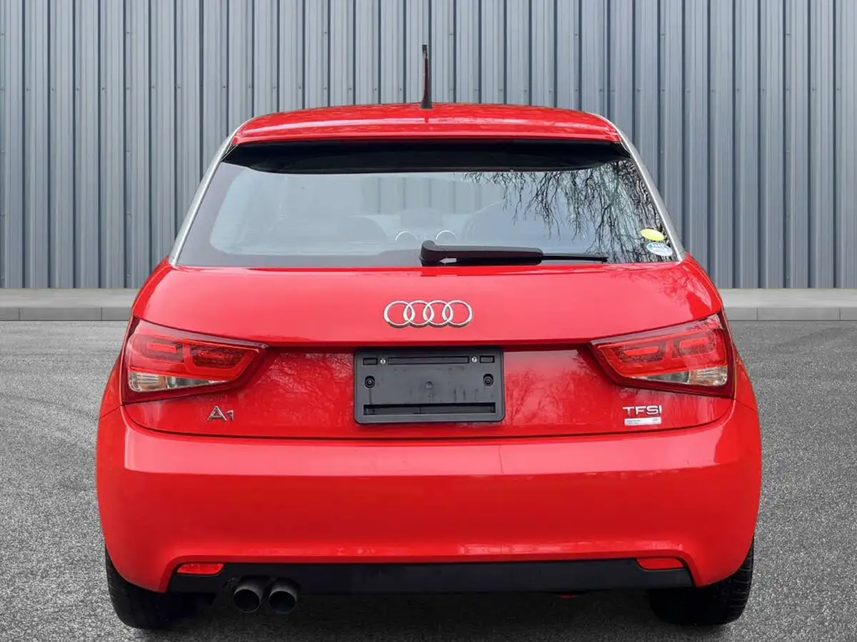 2013-audi-a1-big-4