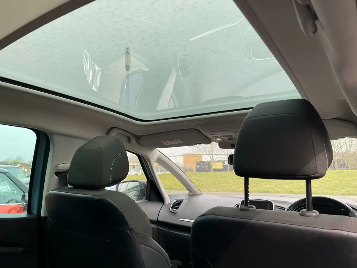 2019-renault-grand-scenic-13-tce-iconic-big-37