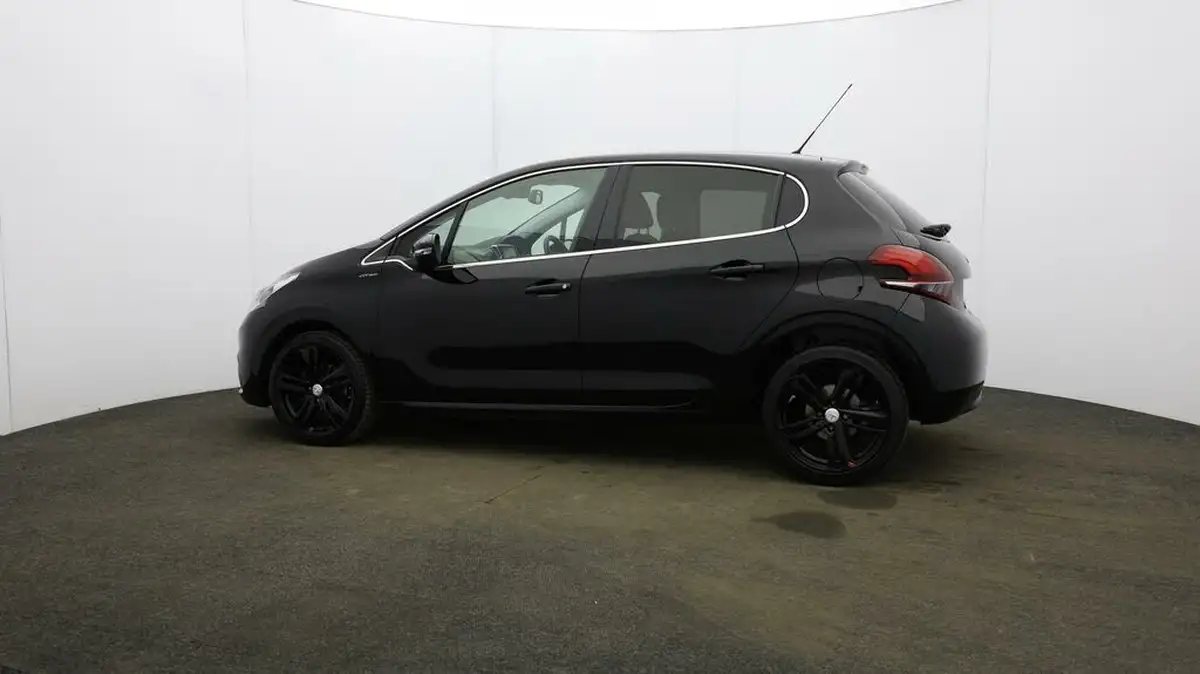 2017-peugeot-208-12-puretech-gt-line-5d-big-58