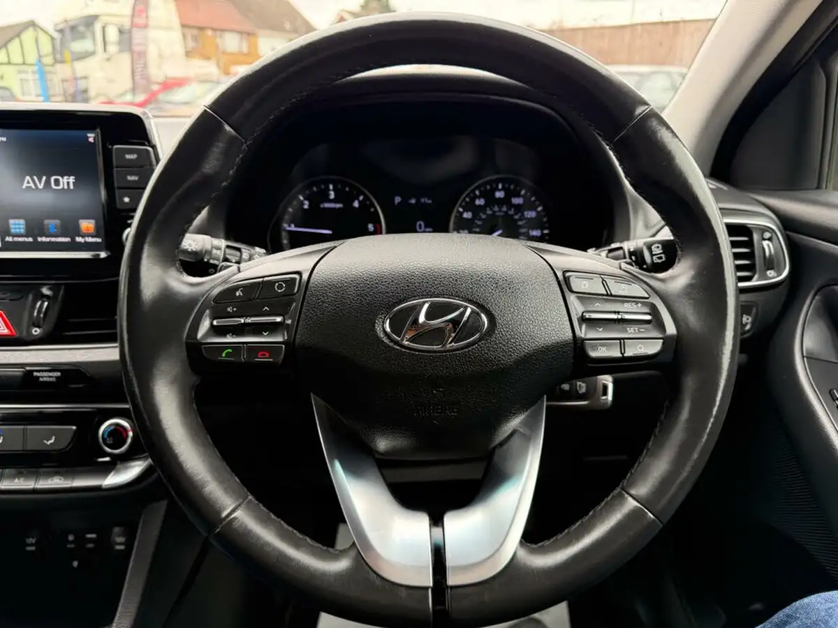 2018-hyundai-i30-16crdi-se-nav-109ps-blue-drive-isg-hatchback-1582cc-dct-big-31