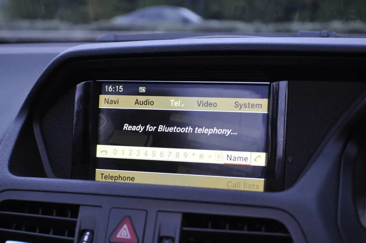 2011-mercedes-benz-e-class-30td-e350-cdi-sport-30cdi-231bhp-bluef-cabriolet-auto-big-15
