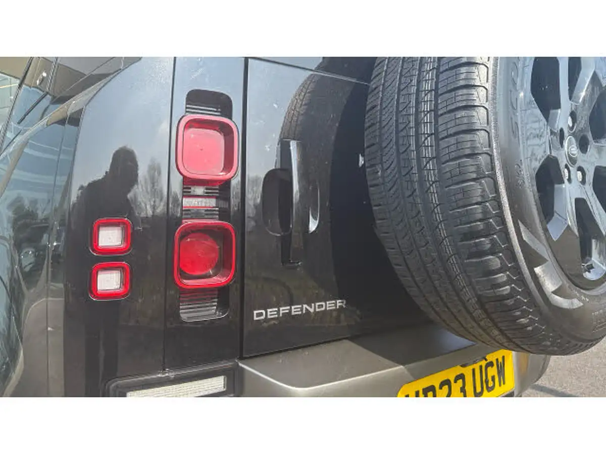 2023-land-rover-110-defender-30-d250-x-dynamic-se-big-18