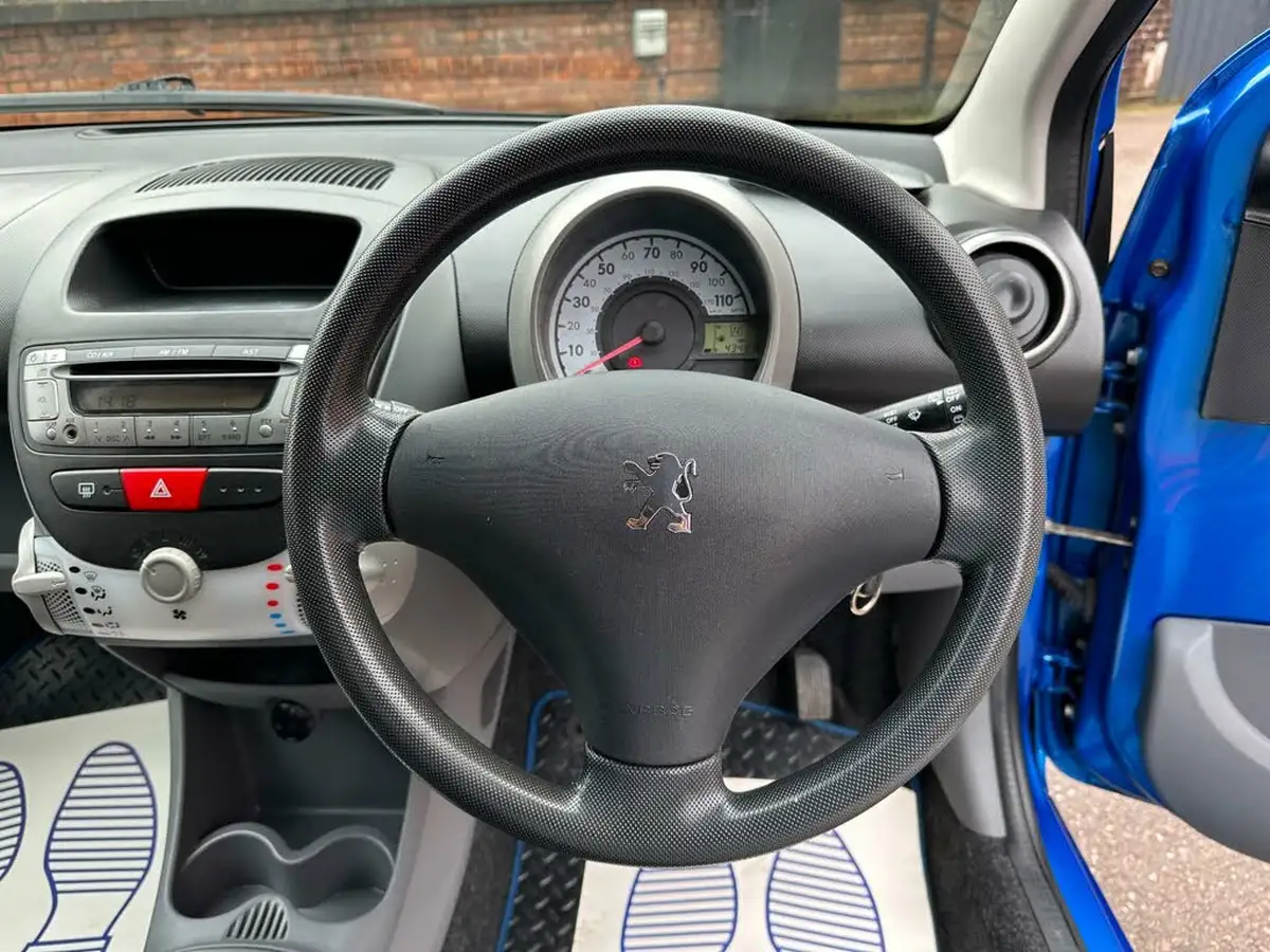 2011-peugeot-107-10-urban-5d-2-tronic-big-11