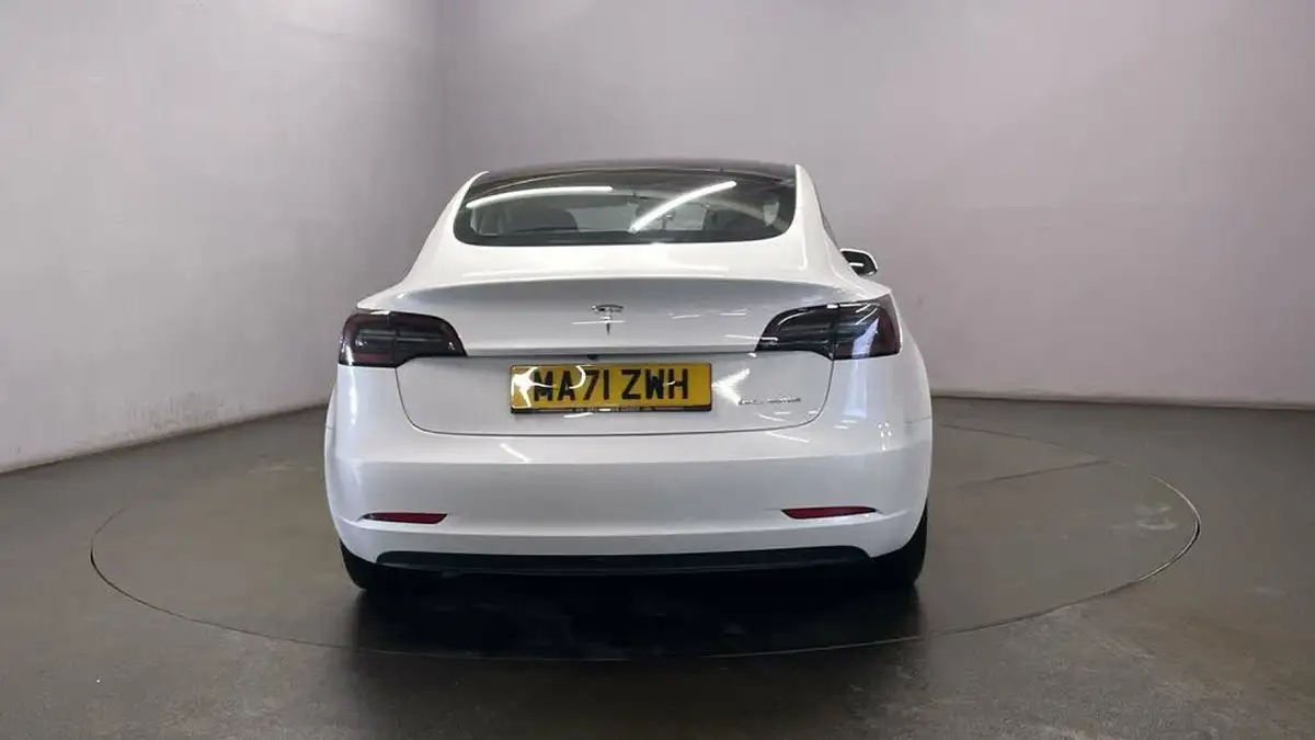 2021-tesla-model-3-e-long-range-awd-big-6