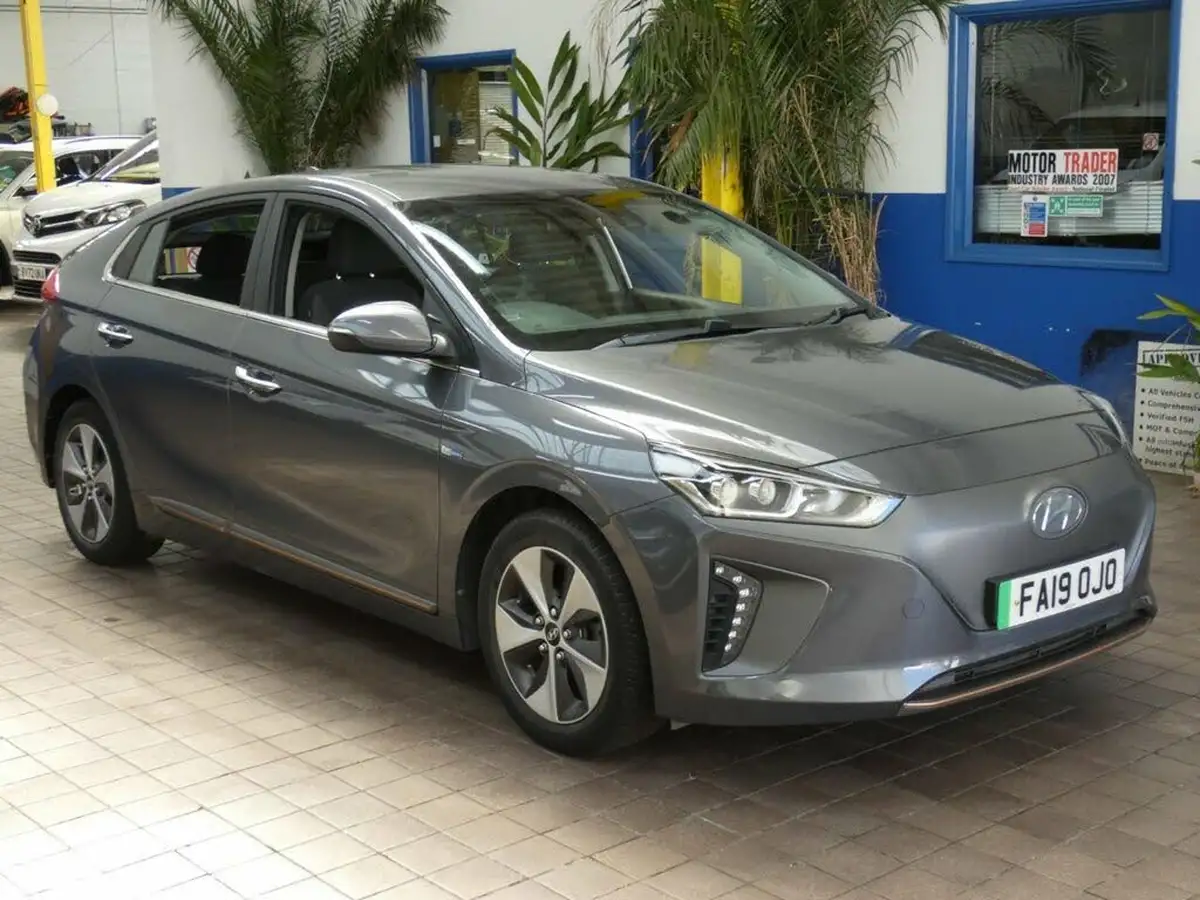 2019-hyundai-ioniq-e-premium-electric-88kw-big-3