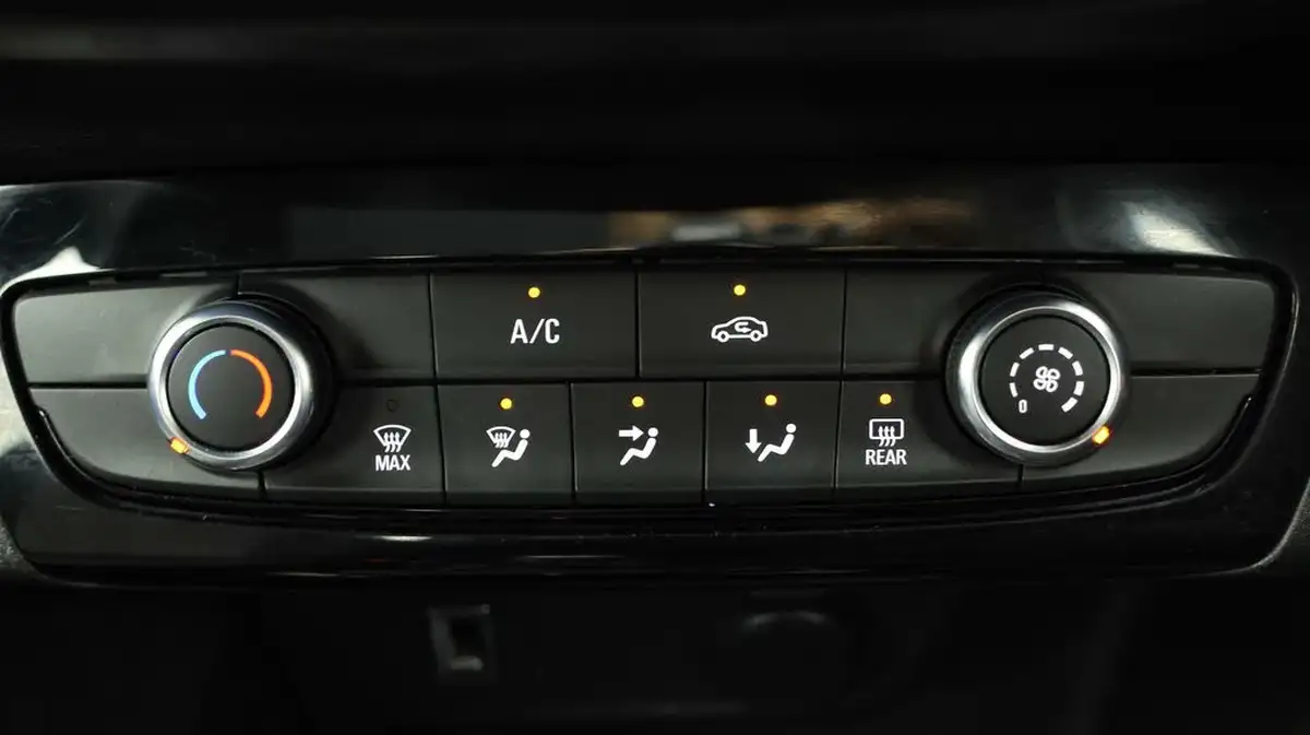 2022-vauxhall-corsa-12i-se-edition-big-11