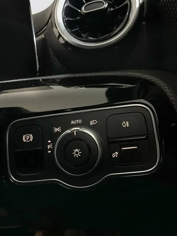 2020-mercedes-benz-a-class-13-a200-sport-saloon-4d-big-27