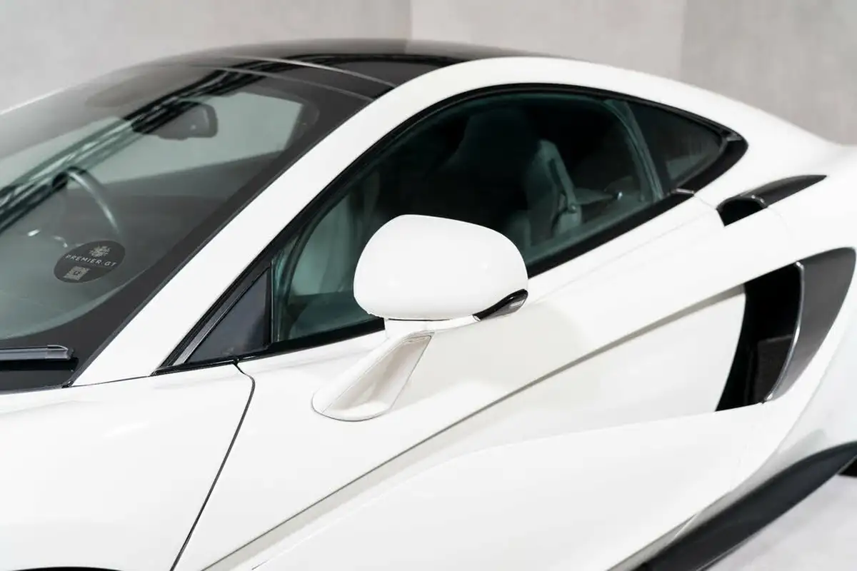 2017-mclaren-570gt-38-big-14