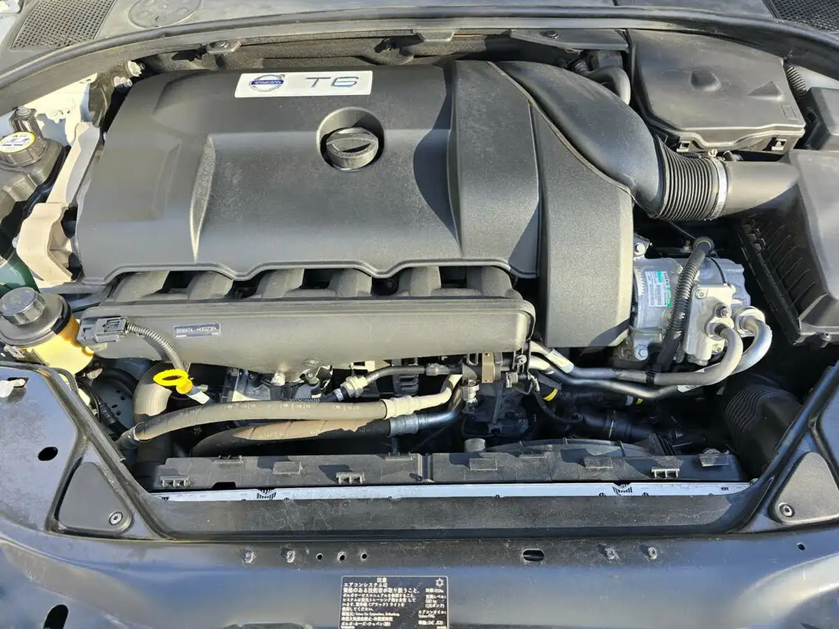 2014-volvo-xc70-30-t6-se-lux-304bhp-awd-big-75