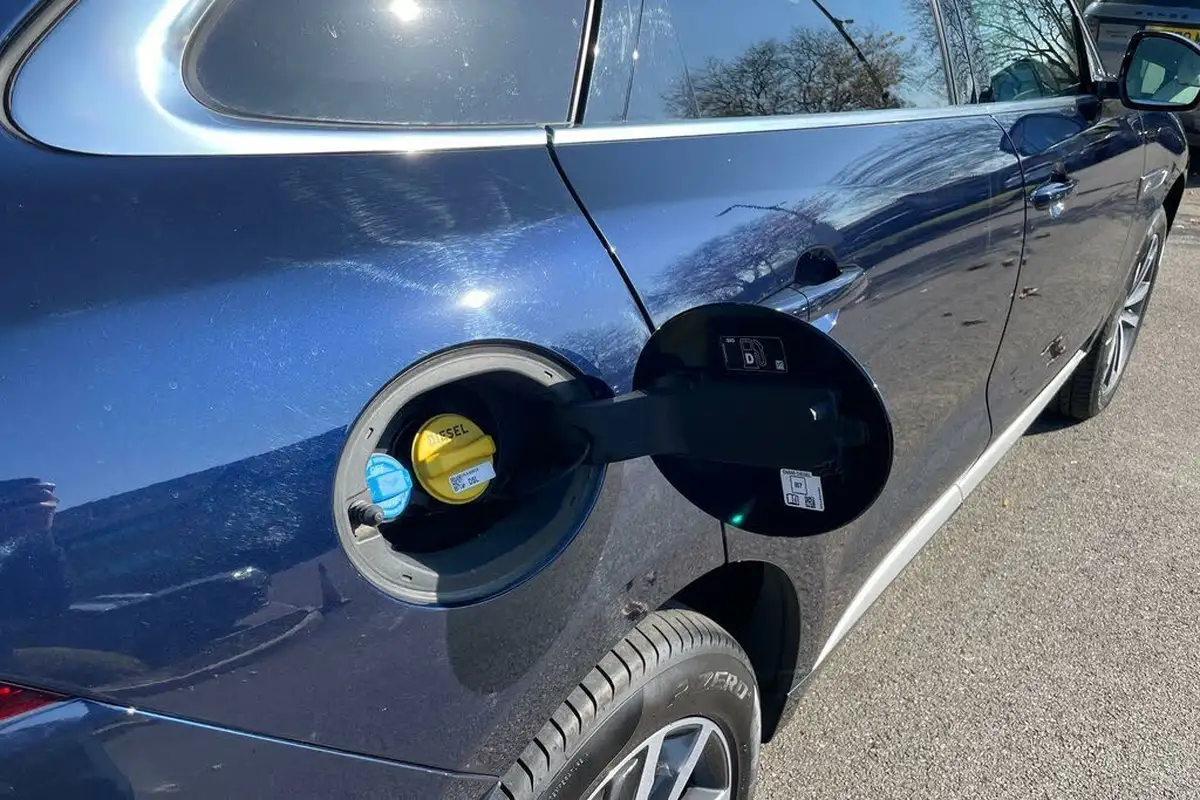2023-jaguar-f-pace-20-d200-r-dynamic-se-big-23