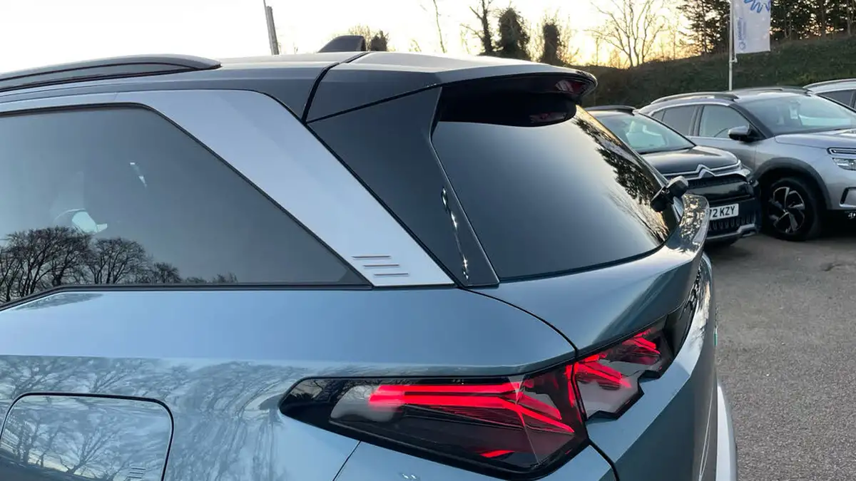 2024-peugeot-5008-suv-e-gt-big-43